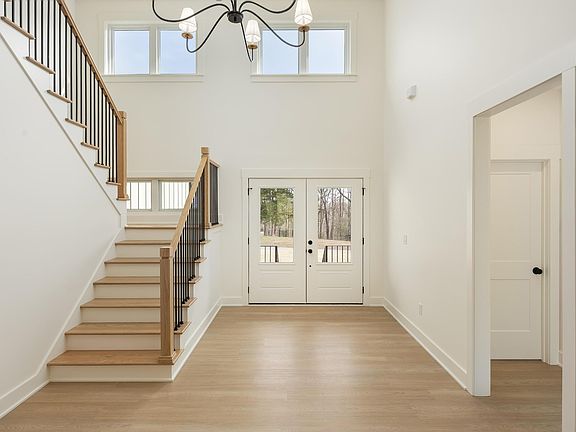 5th image of 514 Wilkinson Rd NE