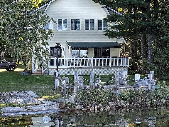 5th image of 5415 E Shore Dr NE