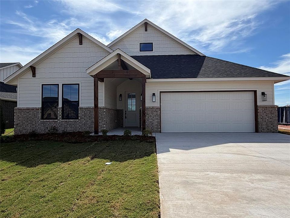 1st image of 211 Outlander Way