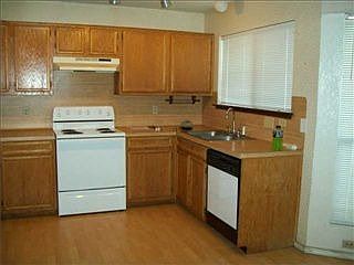 4th image of 106 S Mockingbird Cir