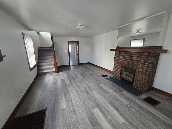 2nd image of 2114 Elsmere Ave