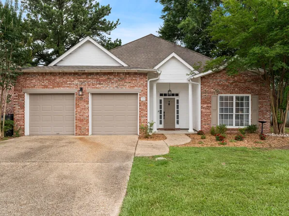 38 Stones Throw Dr, Hattiesburg, MS 39402
