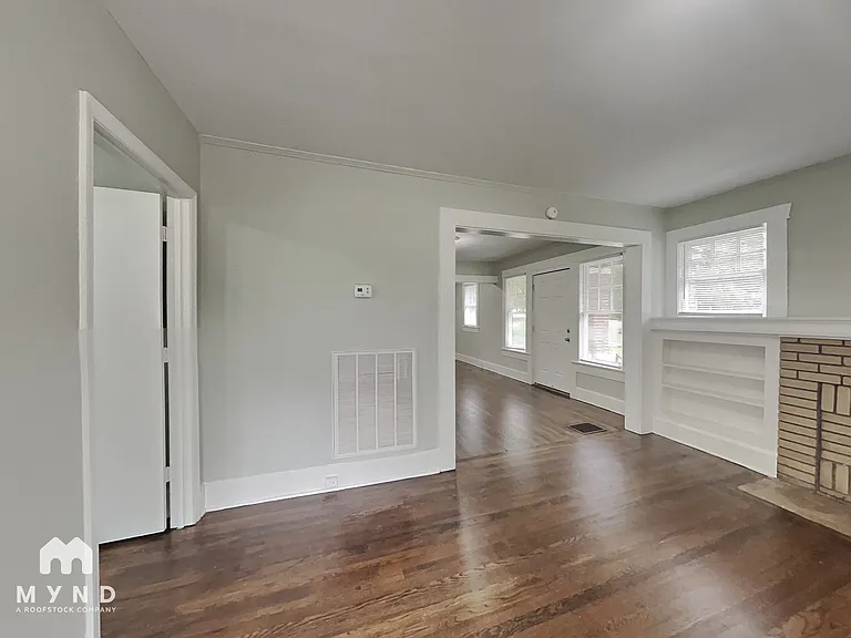 4817 Avenue N — Photo 9
