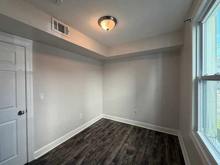 469 Alden St #1 — Photo 19