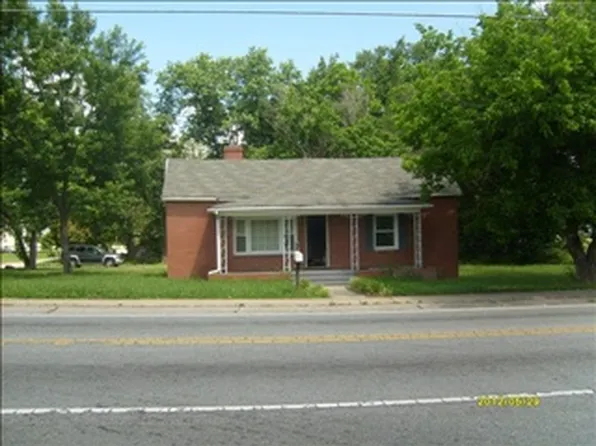 1203 E Stadium Dr, Eden, NC 27288