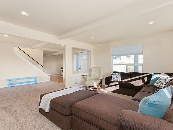 4th image of 8805 288th St NW