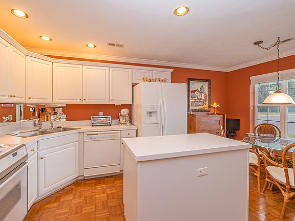 2nd image of 3101 Winterberry Sq