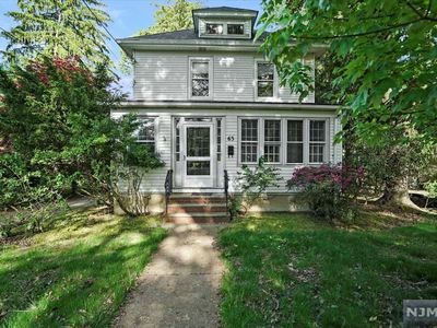 63 Schraalenburgh Rd, Haworth, NJ, 07641