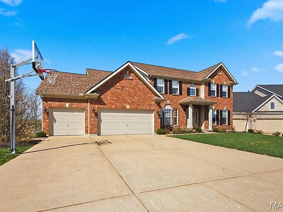 3rd image of 679 Grand View Ridge Ct