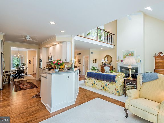 4th image of 14 Crain Cir