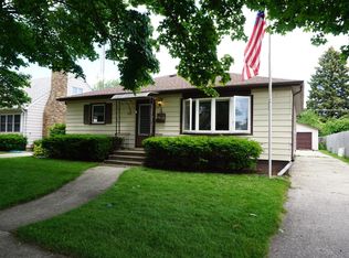 1918 28th St, Kenosha, WI 53140