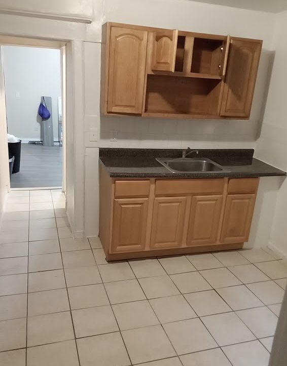 2nd image of 43 Currans Ln APT 1