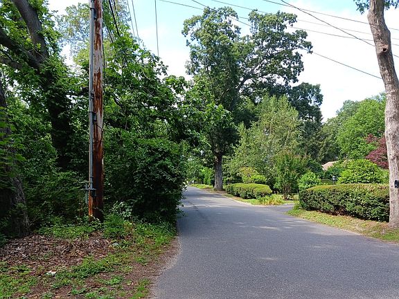 3rd image of 30 Pleasant Ave