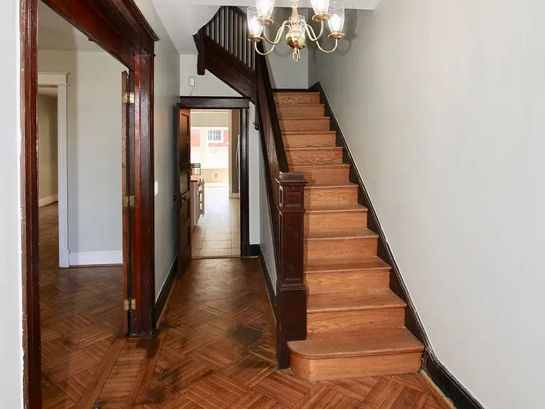3921 Illinois Ave NW — Photo 5