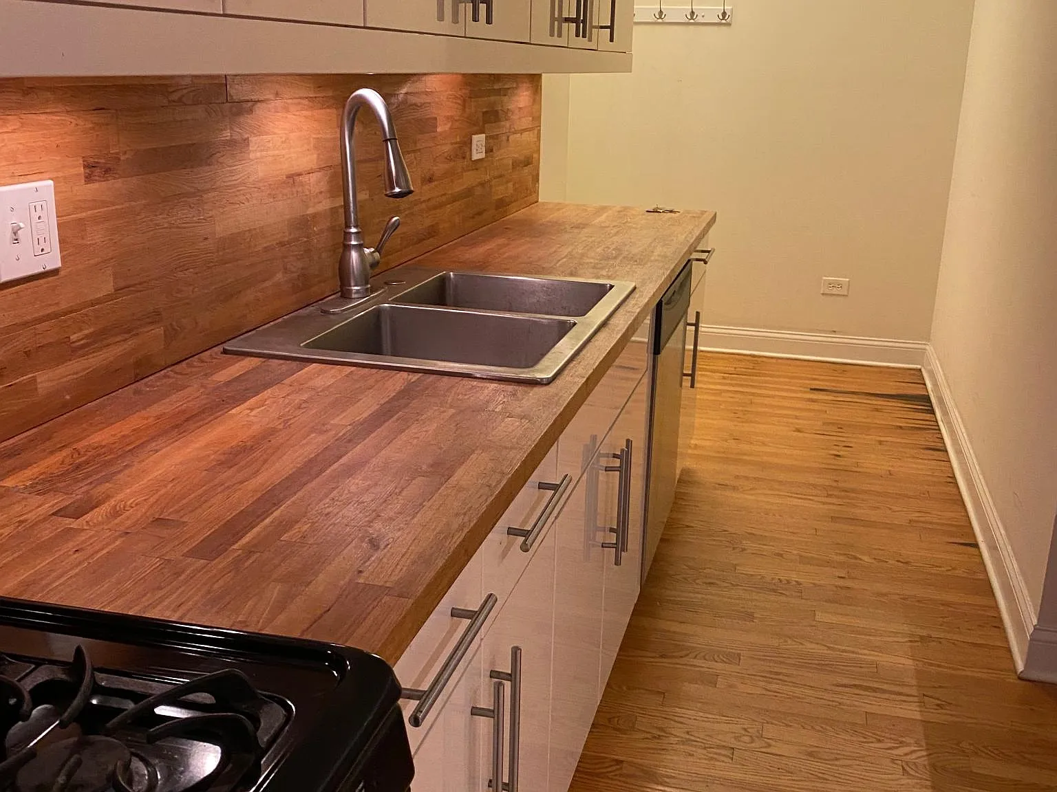 1 bed, 500 sqft, $2,075 — Photo 2