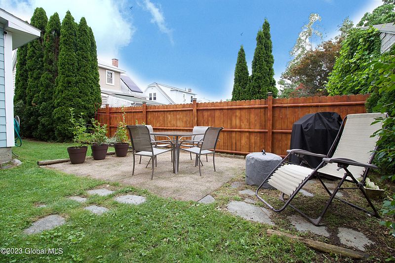 4th image of 419 Partridge Street