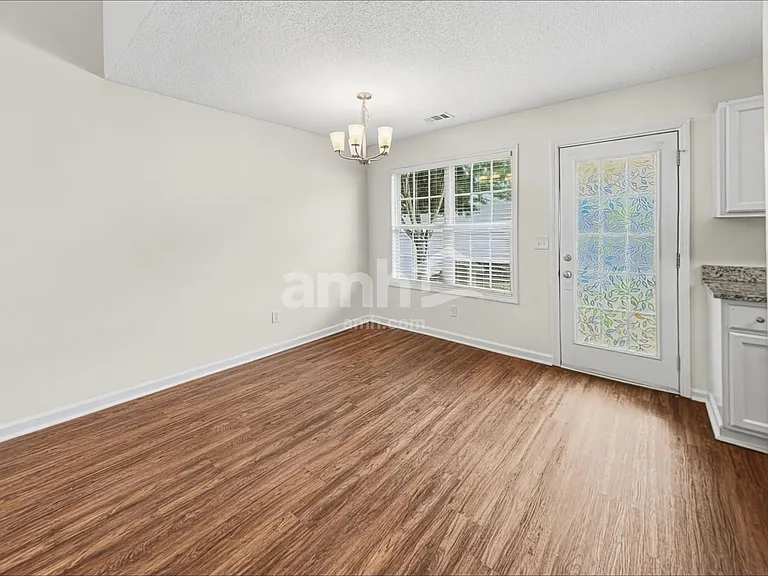 294 Greystone Cir — Photo 5
