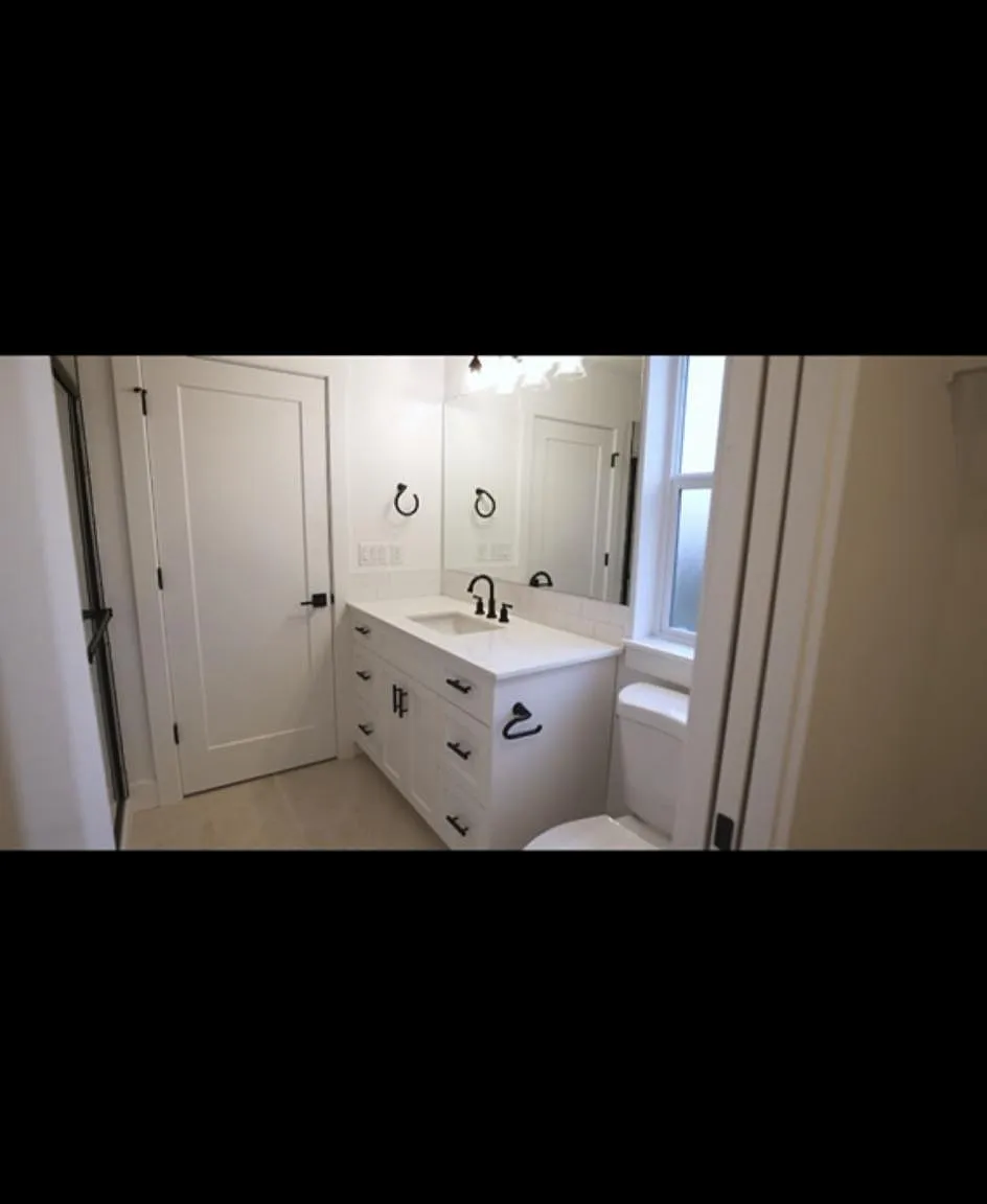 3 bed, 2.5 bath, 1600 sqft, $2,500 — Photo 3