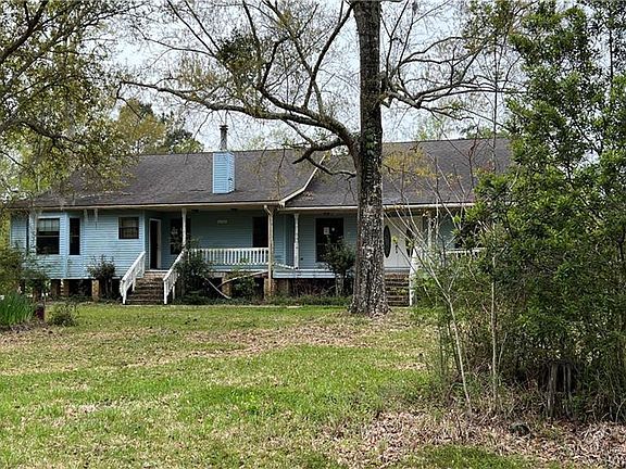 5th image of 42224 Surrey Ln