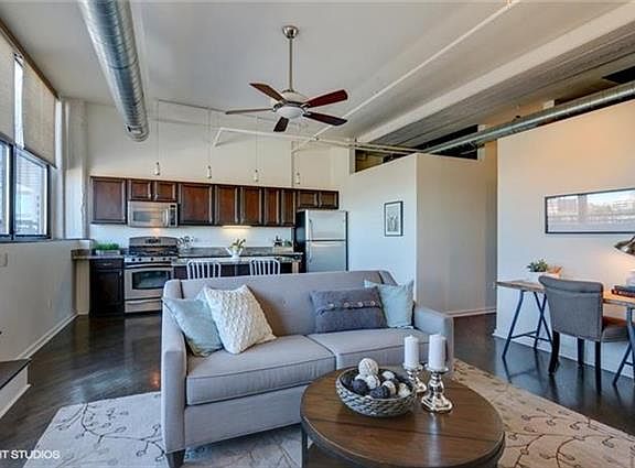 2nd image of 2015 Grand 625 Blvd #625