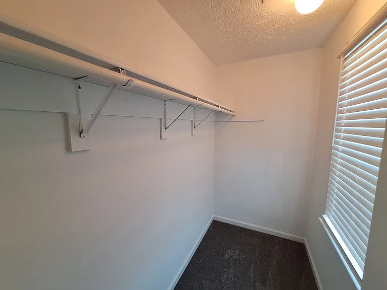 212 Earle Ct — Photo 17