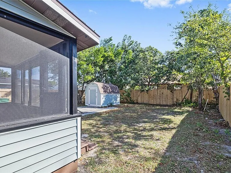 1103 N Willow Ave — Photo 20