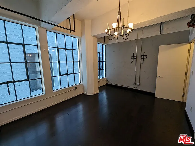 746 S Los Angeles St #402 — Photo 6