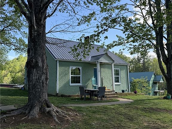 5th image of 130 Bluegrass Drive