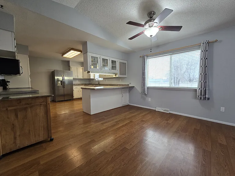 3169 Stanford Ct — Photo 16