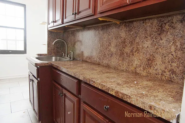 Rented by Norman Raindel, LREB | media 7