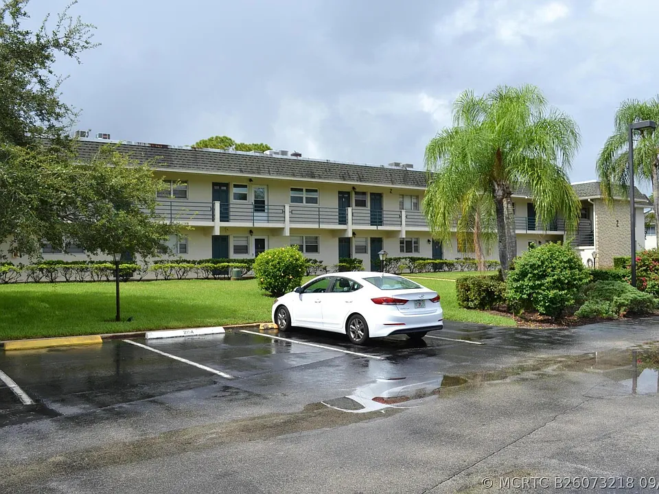 1900 S Kanner Hwy #2-106