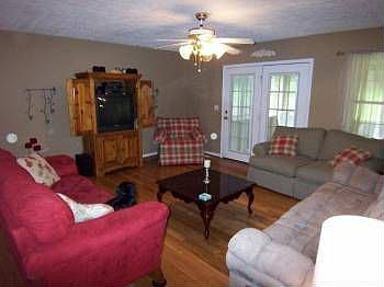2nd image of 1006 Vance Dr