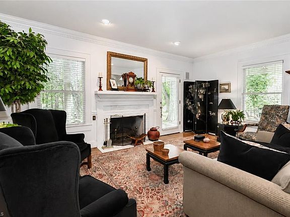 5th image of 331 Beaver Farm Rd