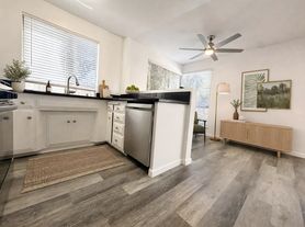 10707 Landale St, North Hollywood, CA