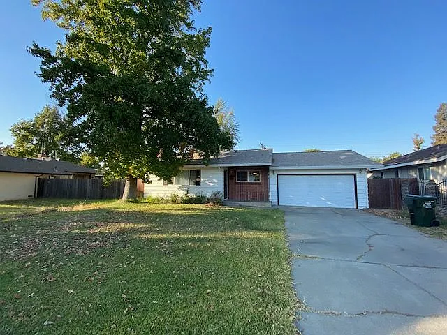 1917 Newport Ave photo 1