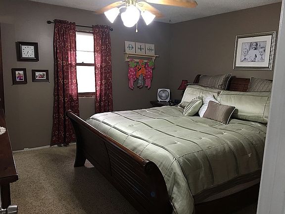3rd image of 107 Rosa Dr