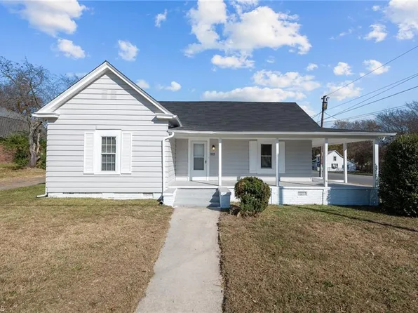 322 Moir St, Eden, NC 27288