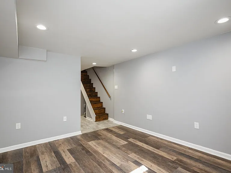 618 S Newkirk St — Photo 23