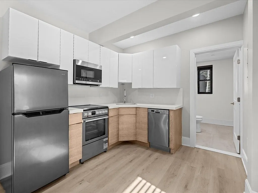 Building Photo - 87-89 Malden St #102