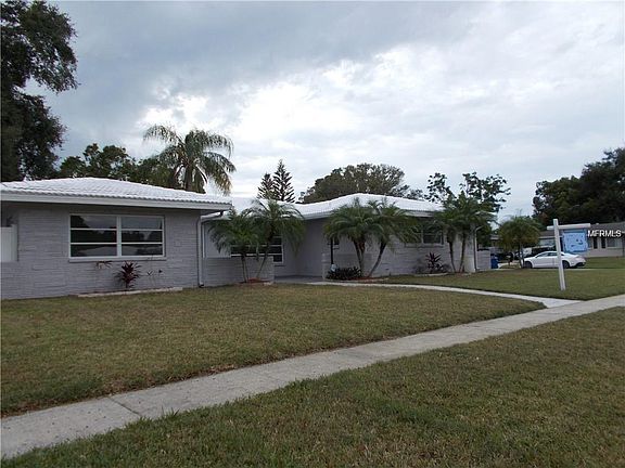 2nd image of 1816 Woodridge Dr #7