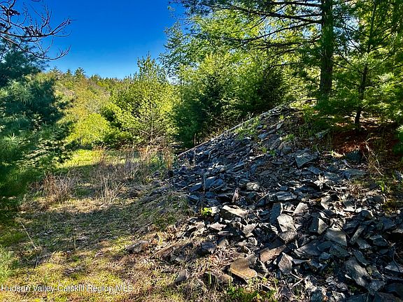 4th image of 101 Stone Road