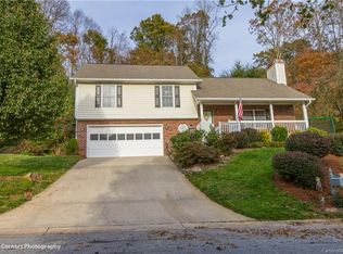 30 Winding Oak Dr, Arden, NC 28704