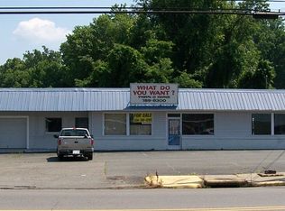 560 W Lebanon St, Mount Airy, NC 27030