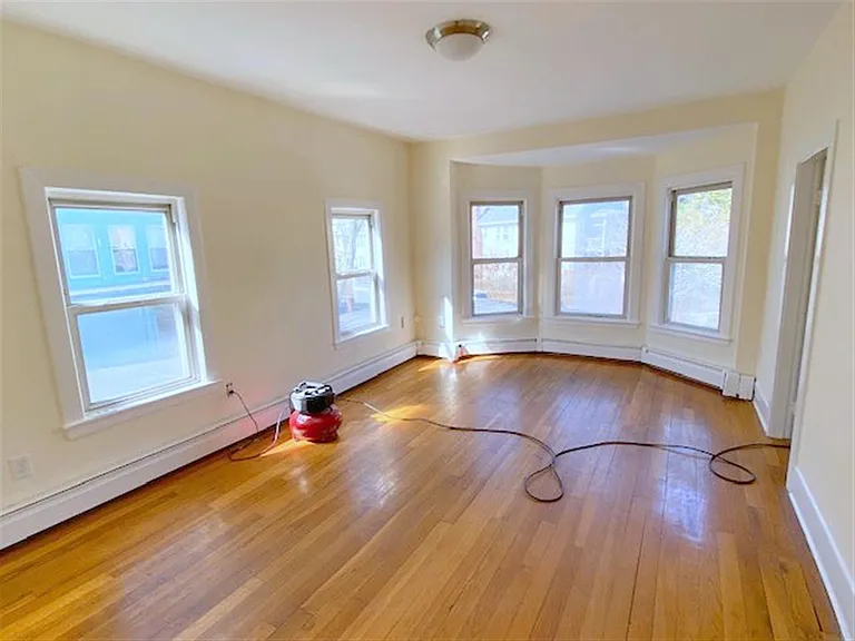 90 Kirkland St — Photo 7