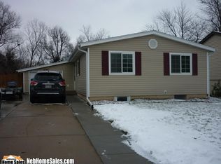 5140 Goldenrod Ln, Lincoln, NE 68512