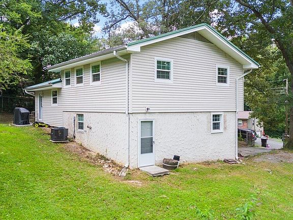 4th image of 4705 Treemont Cir NE