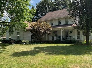 703 Surrey Rd, Monticello, IL 61856