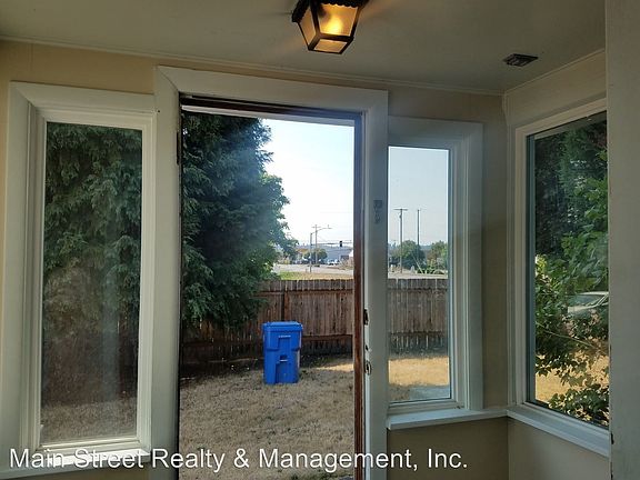 5th image of 606 3rd St NE #A