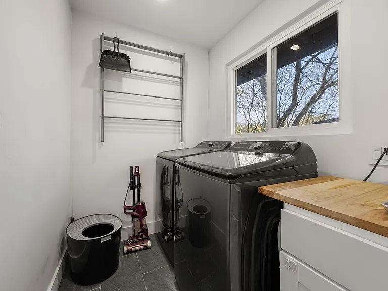 6904 Cherry Meadow Dr — Photo 23