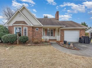 287 Sara Ln, Winston Salem, NC 27103